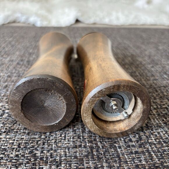 UNBRANDED Vintage MCM Mid Century Wood Salt Pepper Shakers Grinder 6.5” Japan - Picture 7 of 8